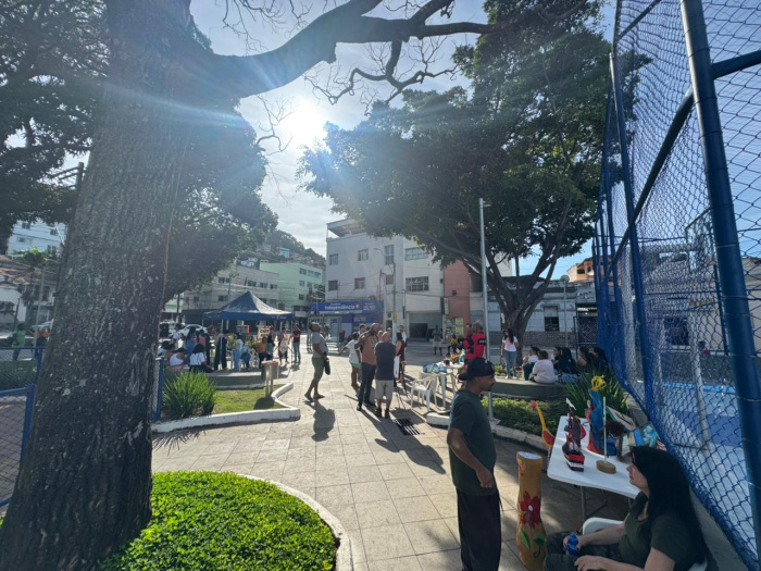Ação dos Caps de Vitória pelo Dia da Luta Antimanicomial na Praça de Jucutuquara