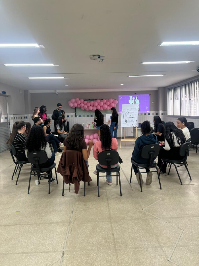 US São Cristóvão promove conversa sobre saúde e futuro com adolescentes