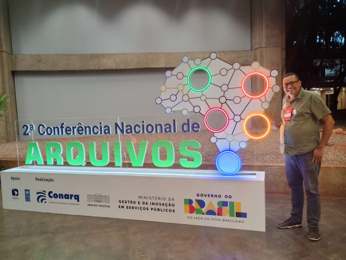O responsável técnico do Arquivo Municipal, Ewerton Nicolau, representa Vitória no evento