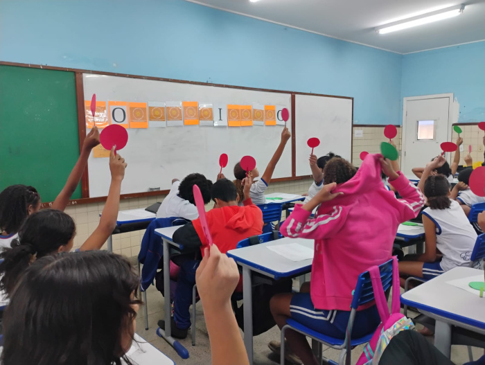 Escolas da rede municipal realizam atividades do Maio Laranja