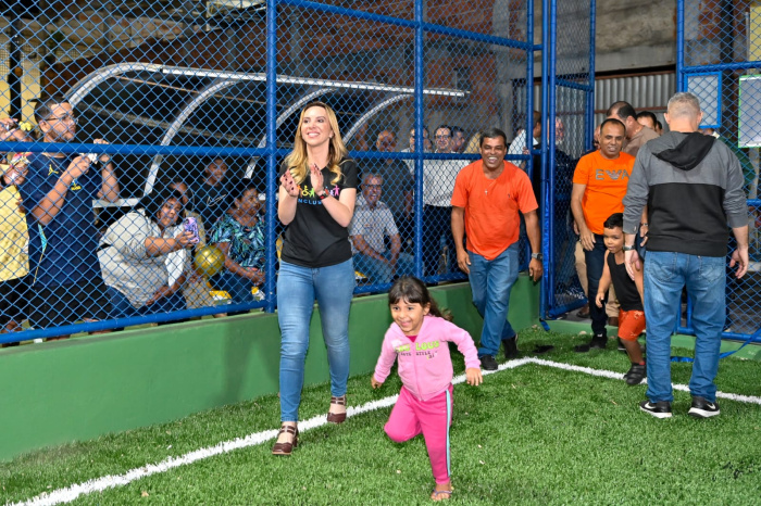 Inauguração do Novo Campo de grama sintética no bairro Mário Cypreste