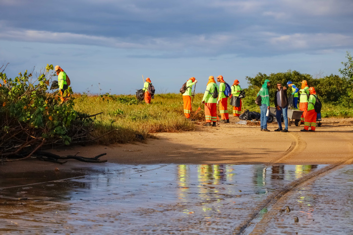 Inicio da Limpeza das Orlas e Praias da Costa de Vitória