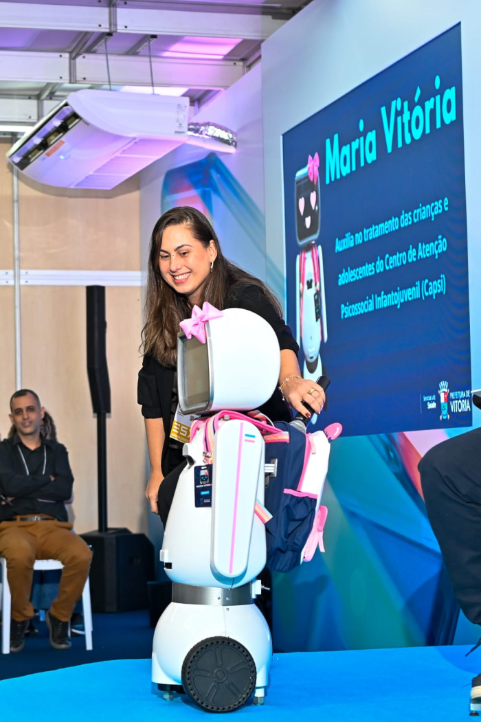 Apresentação da robô Maria Vitória no ESX 2026