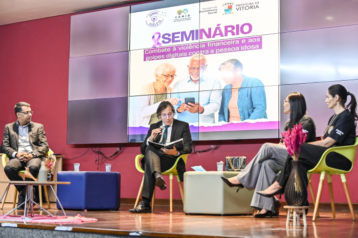 Seminário de Violência de Golpes Digitais em Idosos