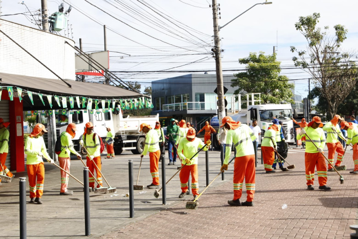 Rua da Lama recebe ação especial de lavagem neste sábado