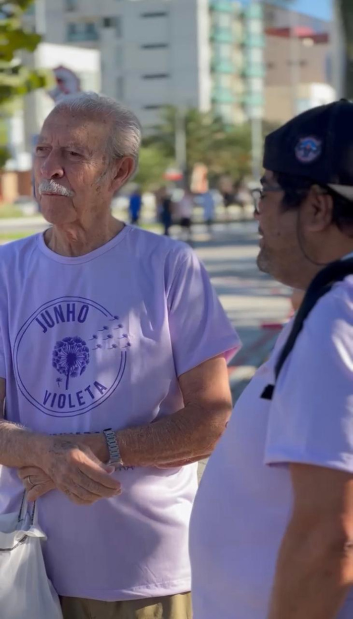 Junho Violeta: caminhada mobiliza Vitória contra a violência à pessoa idosa