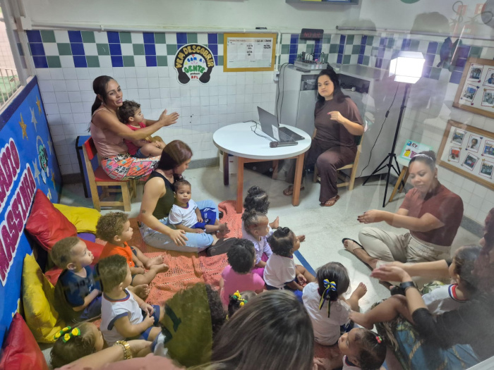 Pesquisadores de Minas Gerais visitam escolas de Vitória em parceria com o MEC