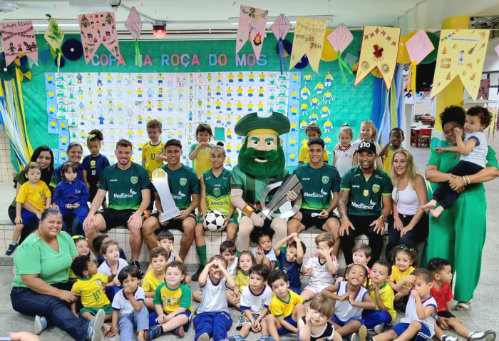 Visita do Porto Vitória transforma manhã de crianças em festa no Cmei Marlene Orlande Simonetti