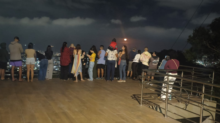 Projeto Lua Cheia reúne 100 pessoas no Parque da Fonte Grande