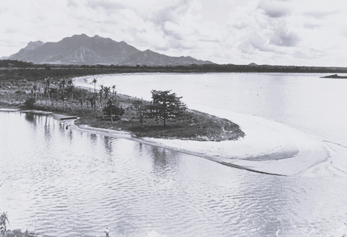 Pontal de Camburi e Canal da Passagem, decada de 1950