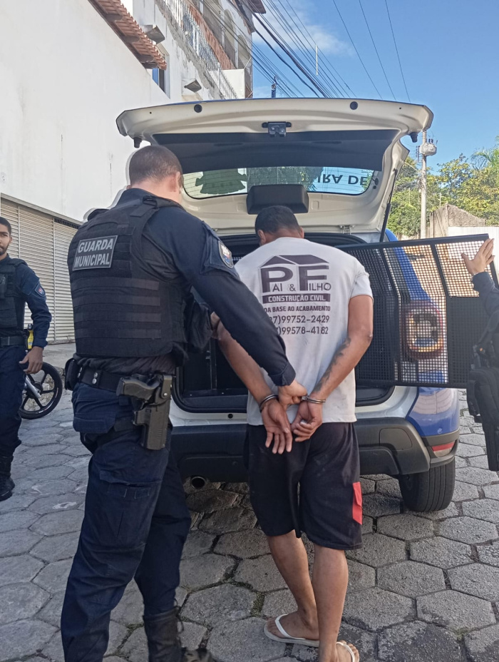 Suspeito de assassinato é detido pela Guarda de Vitória dois dias depois de ter prisão decretada