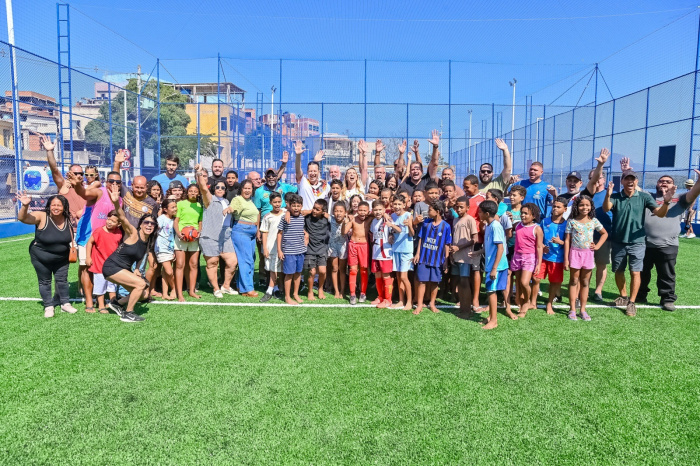 PMV entrega novos campos de areia e grama sintética na Praça Dom João Batista, em São Pedro
