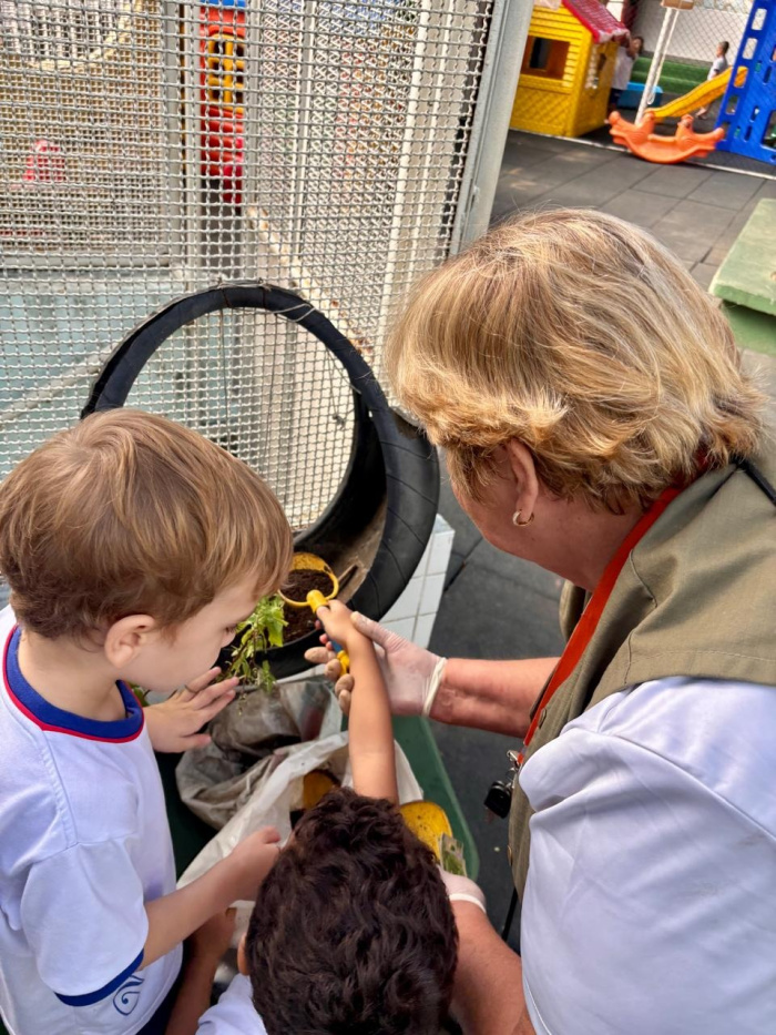 Horta escolar vira espaço de aprendizagem ambiental em Vitória