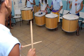 Oficina de música na obra Social Nossa Senhora das Graças