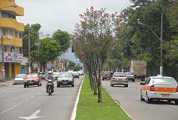 Avenida Adalberto Simão Nader
