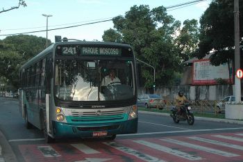 Linha de ônibus 241 - parque Moscoso - Jardim Camburi