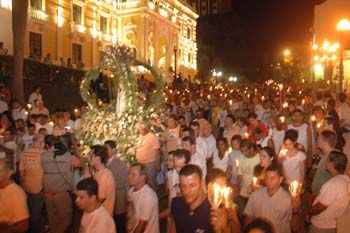 Romaria dos homens na festa da Penha