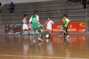 Joevi 2010 - Colégio Nacional (verde) x Escola Renovação (branco), categoria sub-13