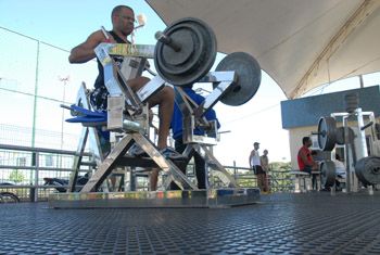 Academia Popular de Santo Antônio com novo piso