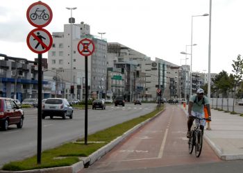 Orla de Camburi - ciclovia e avenida