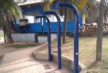 Chuveiros da praia de Camburi serão reformados