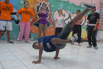 Odomodê para as escolas - dança break