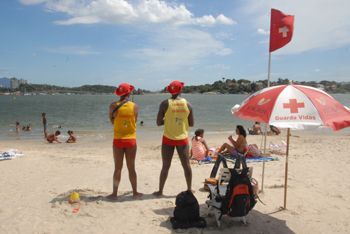 Guardas-vidas na Praia da Curva da Jurema