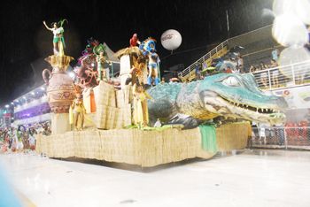 Desfile da Escola de Samba Tradição Serrana - Carnaval 2011