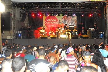 Banda Garotos da Praia, na Pça Costa Pereira - Carnaval 06-03-2011