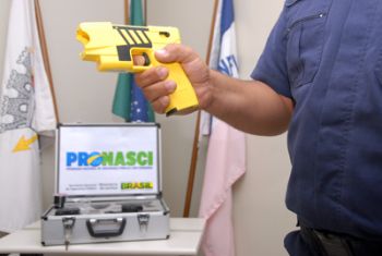 Pistola teaser