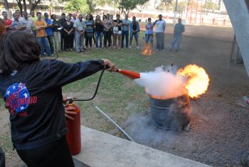 Capacitação de voluntários (NUDEC) pelo Corpo de Bombeiros