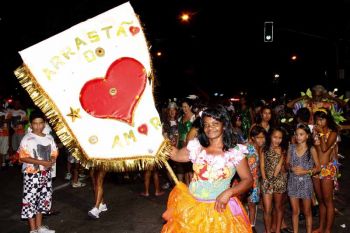 Bloco Arrastão do Amor na Avenida Jerônimo Monteiro