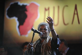 Luíza Helena de Bairros discursa na Inauguração do Museu do Negro