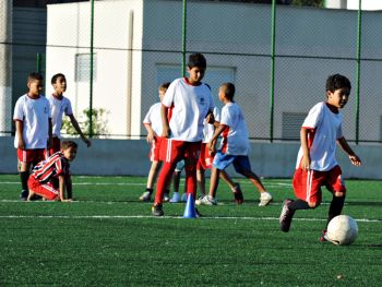 Escolinhas de Esportes no Centro Esportivo Tancredão