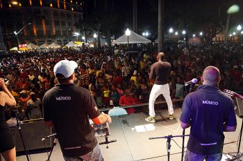 Show de pagode na praça Costa Pereira Leley do Cavaco