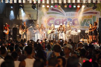 Show de pagode na praça Costa Pereira