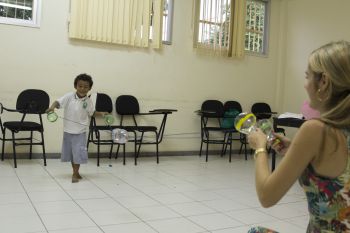 Oficina de Brinquedos com crianças