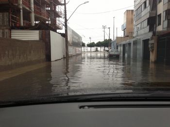 Obra em Jardim Camburi
