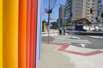 Nova sinalização em Jardim Camburi