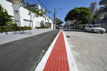 Nova sinalização em Jardim Camburi