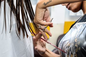 Corte de Cabelo em homenagem ao Dia da Mulher
