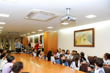 Alunos visitam gabinete do Prefeito