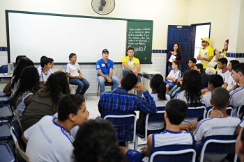 Visita dos Atletas de Vôlei de Praia a Escola Municipal