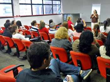 Projeto "Corpo em Equilíbrio" no auditório do CIAC