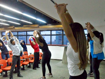 Projeto "Corpo em Equilíbrio" no auditório do CIAC