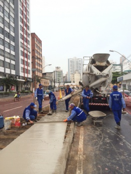 Calçada avenida César Hilal