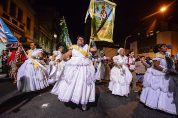 Cortejo com banda de congo segue para Fafi no Viradão Cultural