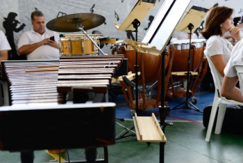 Orquestra Sinfônica se apresenta para alunos em EMEF de Joana D´Arc