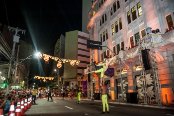 Coral de Natal nas varandas do Teatro Glória