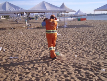 Limpeza de Camburi após Réveillon